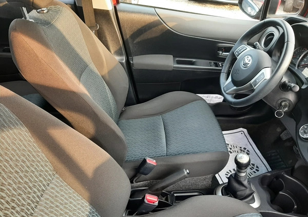 Toyota Yaris cena 30800 przebieg: 159000, rok produkcji 2011 z Zbąszyń małe 436